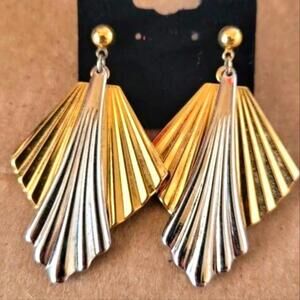 Vintage Avon 1993 Modern Contrast Post Stud Earrings